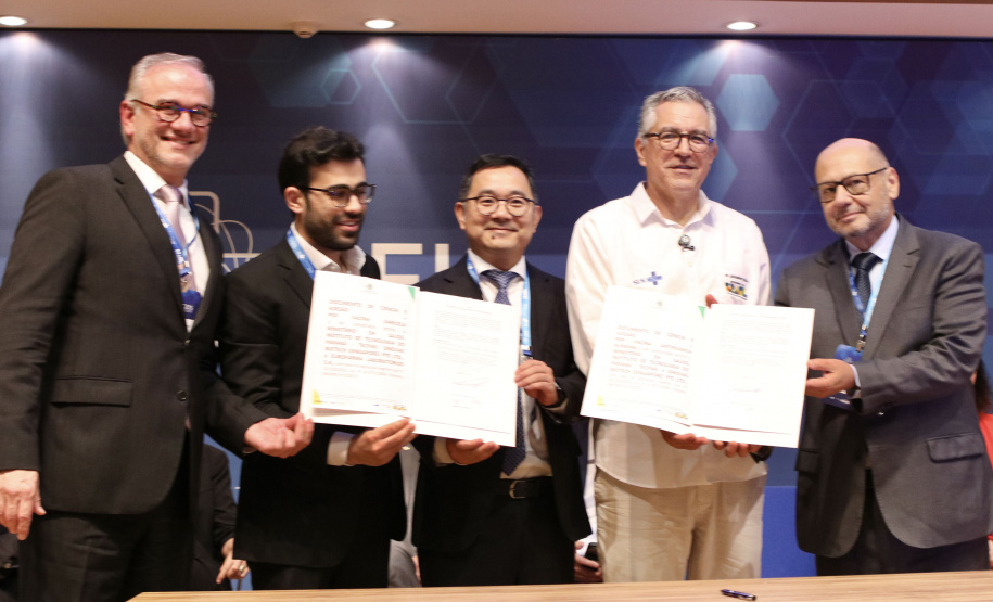 Tecpar firma parceria com o Ministério da Saúde para fornecer vacinas para o SUS