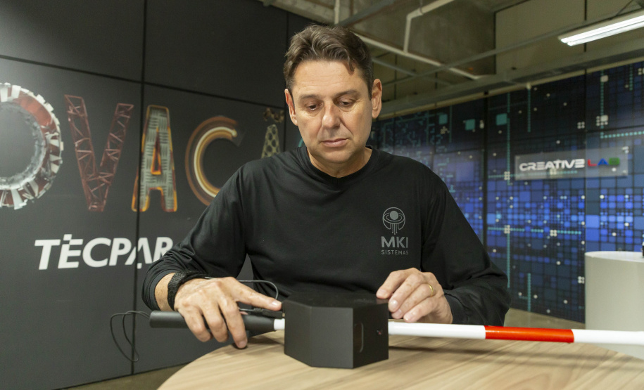 Incubada no Tecpar, empresa desenvolve bengala intelig ente para deficientes visuais