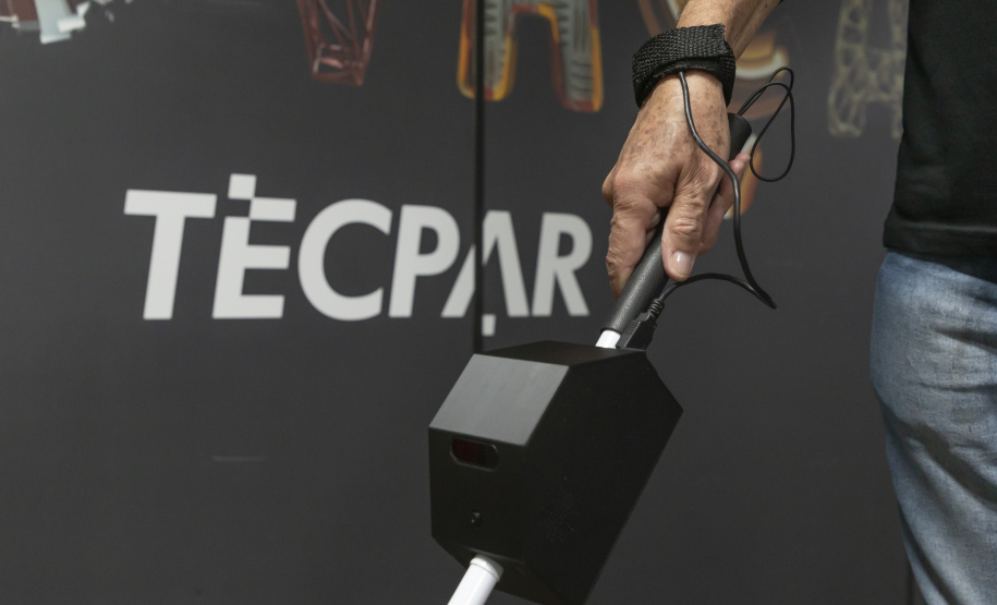 Incubada no Tecpar, empresa desenvolve bengala intelig ente para deficientes visuais