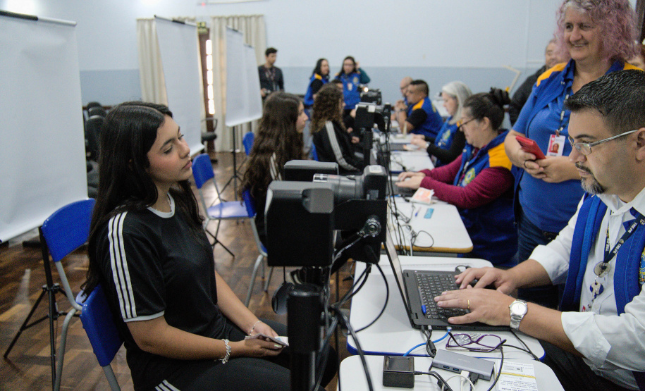 SEED - Semana do Voto Jovem: escolas estaduais recebem atendimento entre o s dias 10 e 14