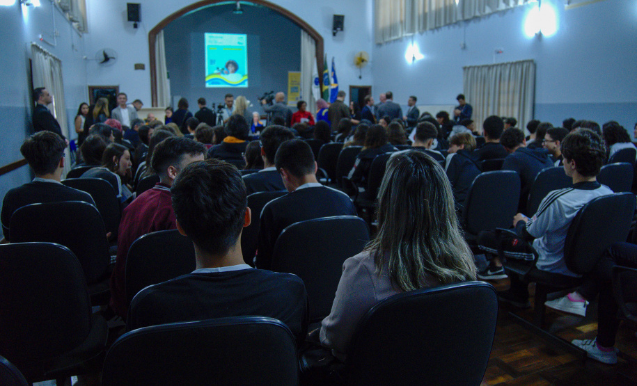 SEED - Semana do Voto Jovem: escolas estaduais recebem atendimento entre o s dias 10 e 14