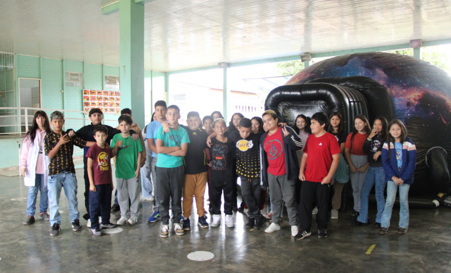 UNICENTRO - Planetário da Unicentro leva experiência imersiva em astronomia às escolas da região