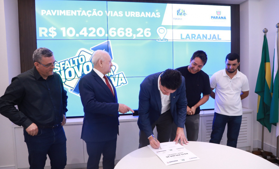 Secid autoriza R$ 198 milhões em licitações para obras em 17 municípios do Paraná