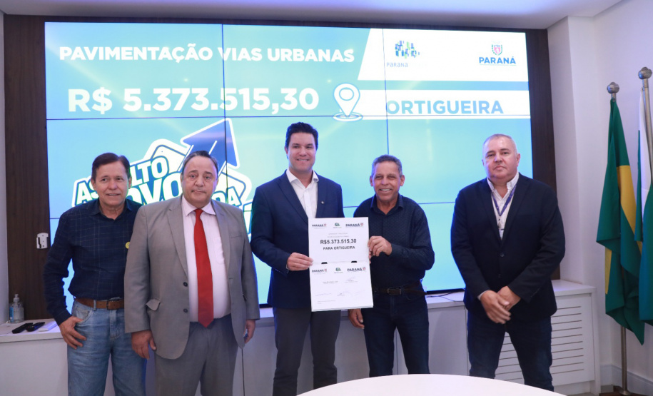 Secid autoriza R$ 198 milhões em licitações para obras em 17 municípios do Paraná