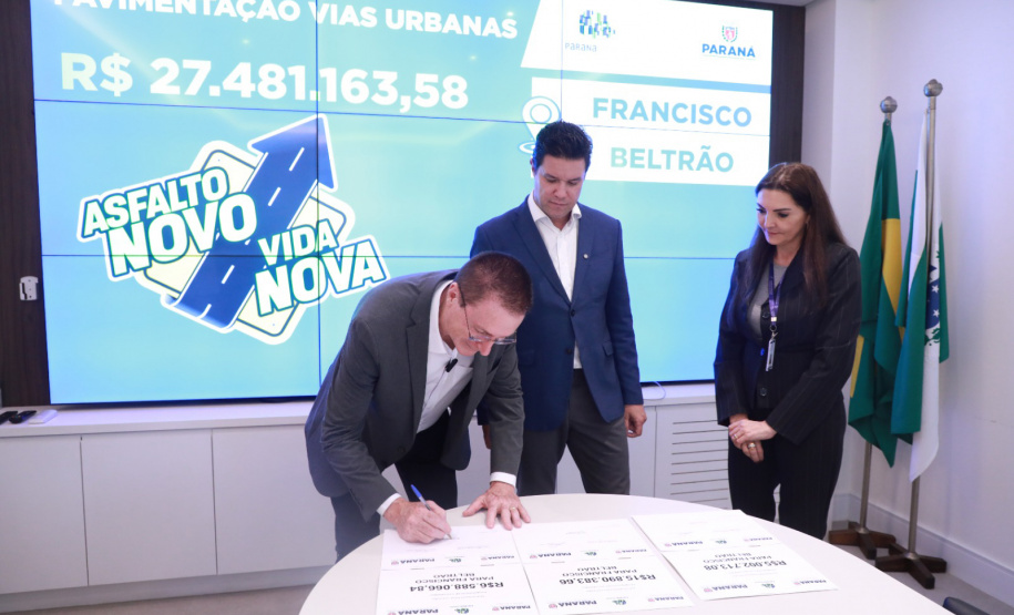 Secid autoriza R$ 198 milhões em licitações para obras em 17 municípios do Paraná