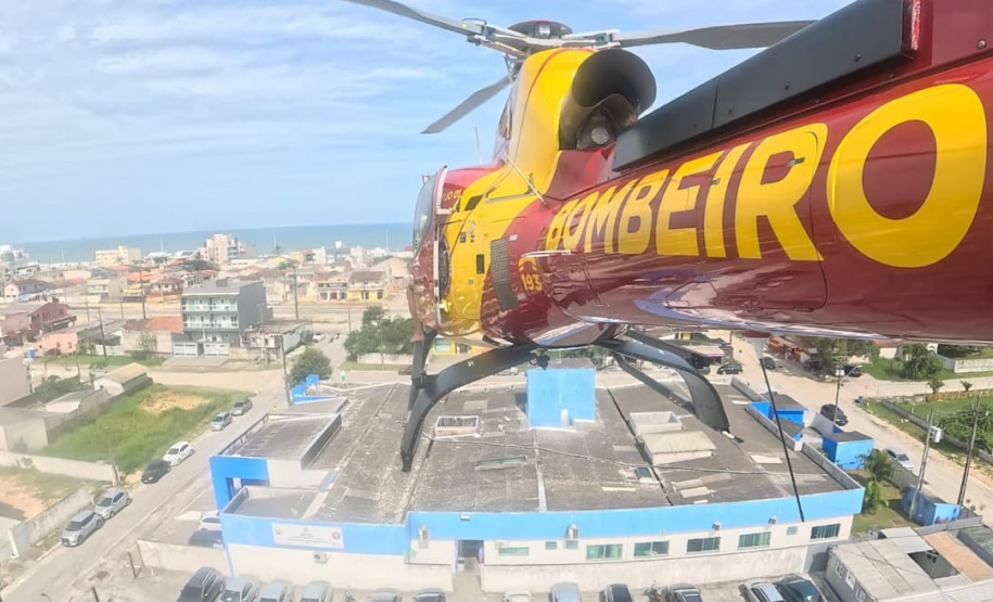 BOMBEIROS - Helicóptero Arcanjo 01 inicia prontidão no litoral após treinamento conjunto de resgate aéreo