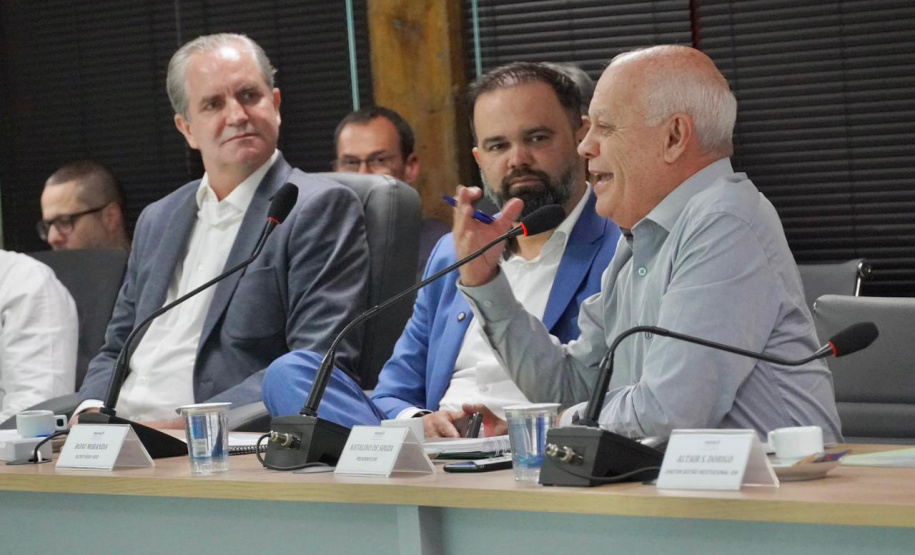 SEPL - Governo do Paraná instalará usinas de geração de energia solar para promover sustentabilidade e reduzir custos públicos