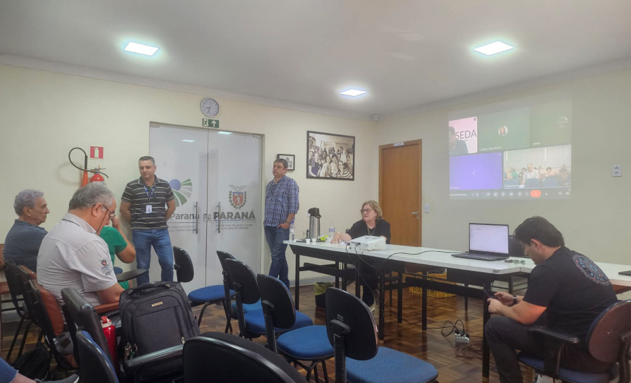 Adapar apresenta balanço de ações durante reunião da câmara técnica da sericicultura