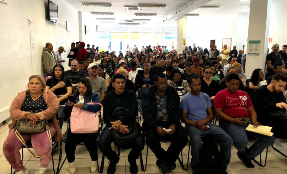 Mutirão de Empregos reúne mais de 20 empresas e oferece mais de mil vagas em Curitiba