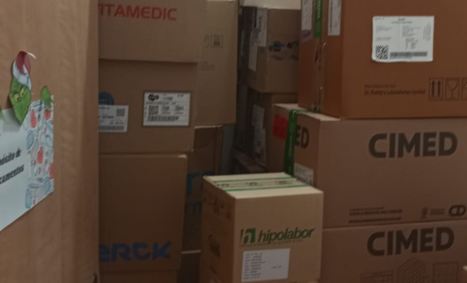 Sesa coordena entrega de mais de uma tonelada de medicamentos e insumos para Rio Bonito do Iguaçu