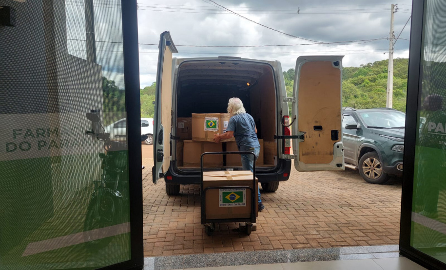 Sesa coordena entrega de mais de uma tonelada de medicamentos e insumos para Rio Bonito do Iguaçu