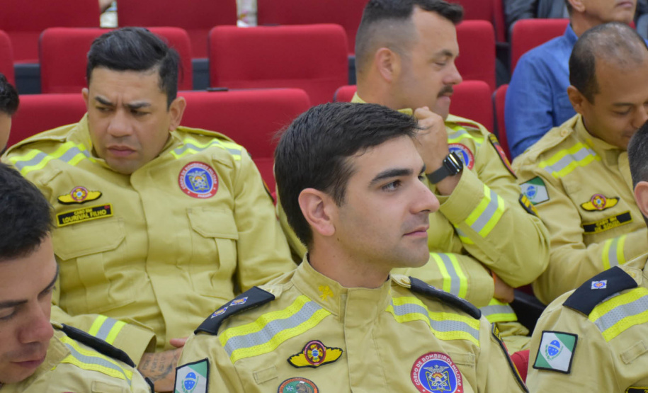 Preparação e resposta: formandos da força-tarefa dos Bombeiros do Paraná atuaram em socorro após tornado
