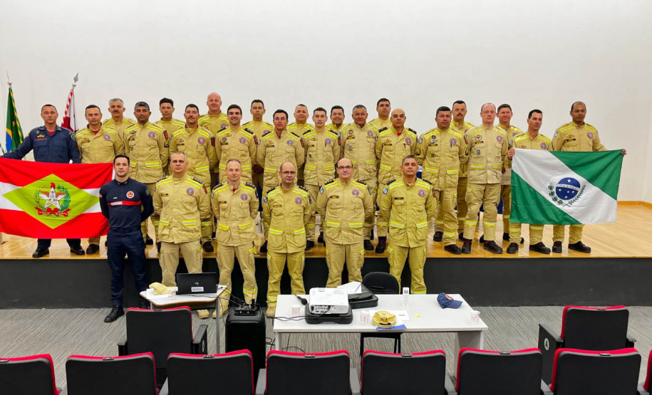 Preparação e resposta: formandos da força-tarefa dos Bombeiros do Paraná atuaram em socorro após tornado