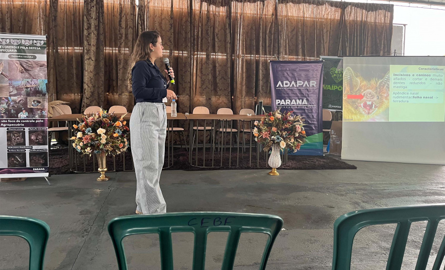 Adapar conscientiza produtores sobre a raiva durante a 21º Expovale