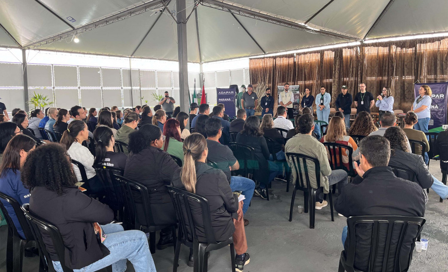 Adapar conscientiza produtores sobre a raiva durante a 21º Expovale