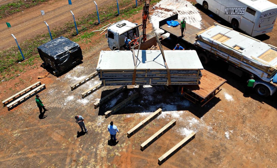 Emoção marca a chegada das primeiras casas pré-moldadas a Rio Bonito do Iguaçu