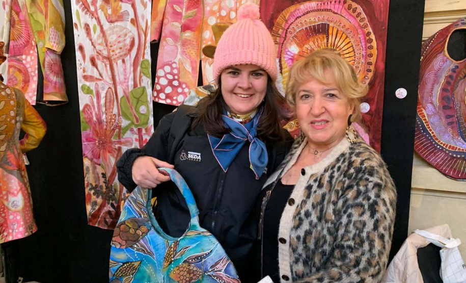 Sericicultoras do Paraná são destaque em três dias de imersão na Feira Silk in Lyon, na França