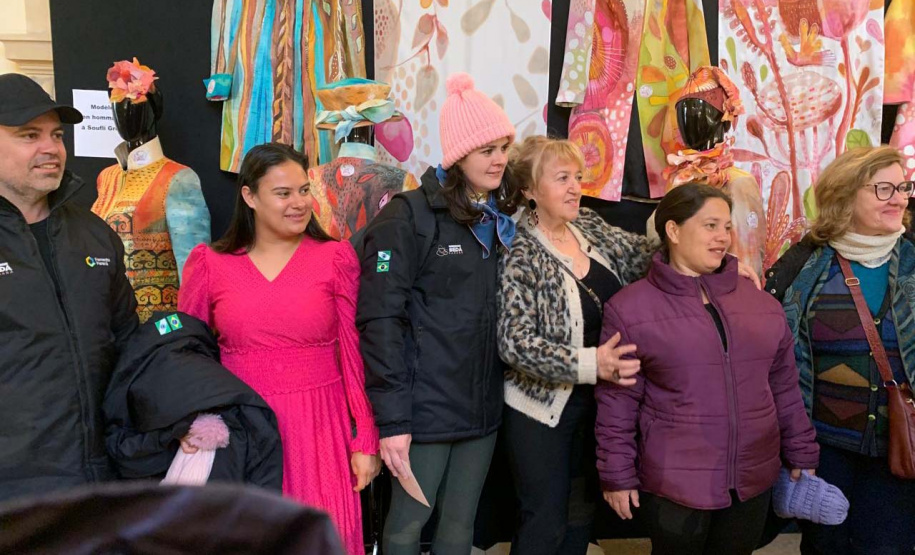 Sericicultoras do Paraná são destaque em três dias de imersão na Feira Silk in Lyon, na França