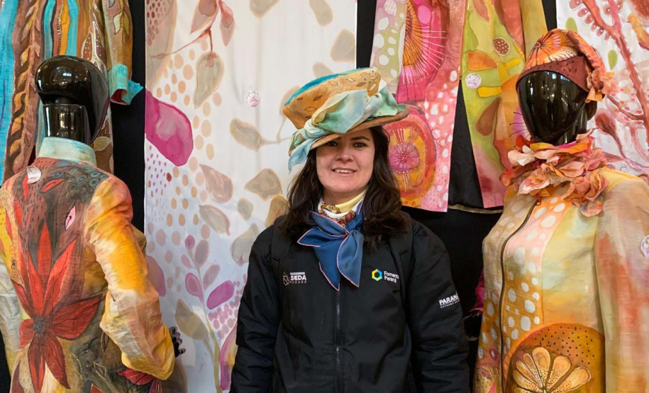 Sericicultoras do Paraná são destaque em três dias de imersão na Feira Silk in Lyon, na França