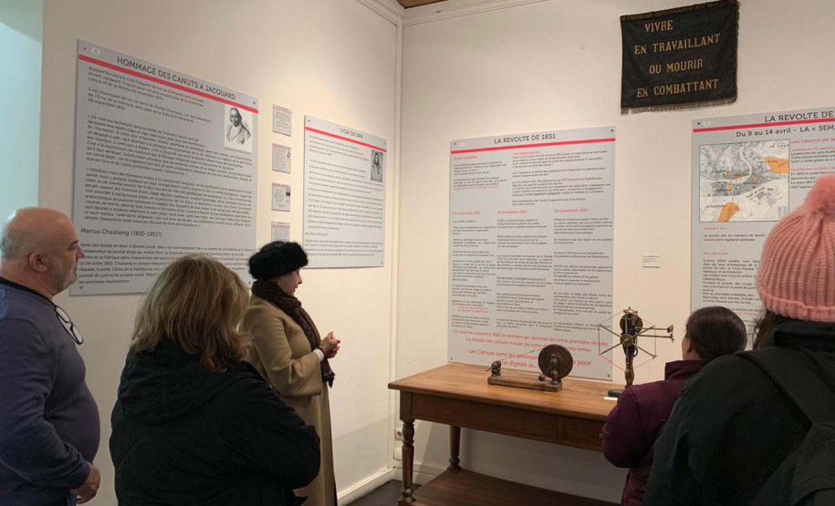 Sericicultoras do Paraná são destaque em três dias de imersão na Feira Silk in Lyon, na França