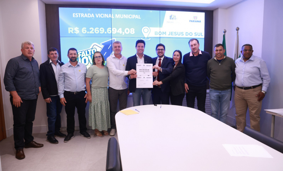 Governo autoriza mais R$ 145 milhões para pavimentações em todas as regiões do Estado