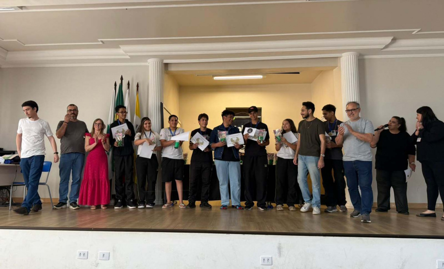 Autonomia e bem-estar: estudantes de curso técnico em Maringá criam aplicativos com foco em melhorar a vida de idosos