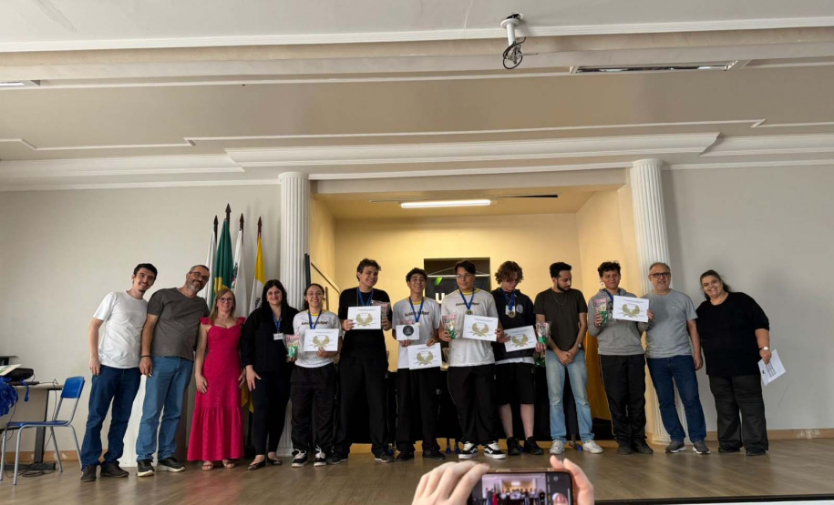 Autonomia e bem-estar: estudantes de curso técnico em Maringá criam aplicativos com foco em melhorar a vida de idosos