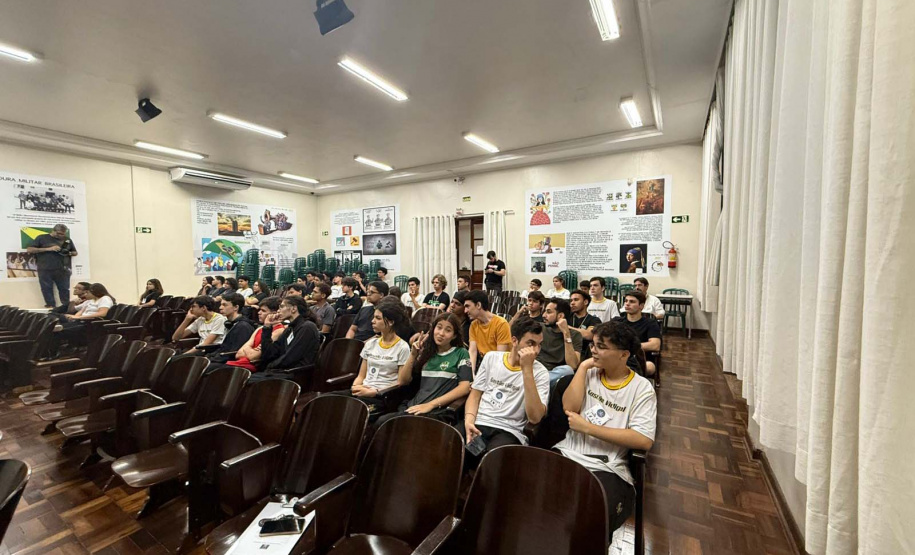 Autonomia e bem-estar: estudantes de curso técnico em Maringá criam aplicativos com foco em melhorar a vida de idosos