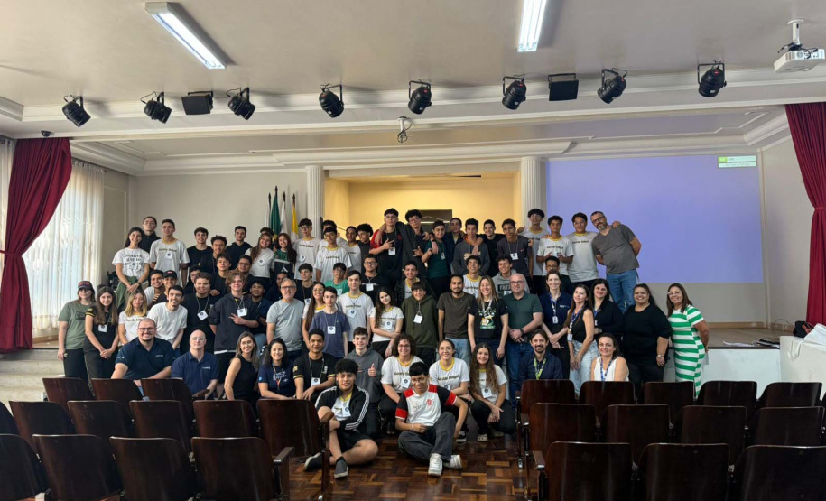 Autonomia e bem-estar: estudantes de curso técnico em Maringá criam aplicativos com foco em melhorar a vida de idosos