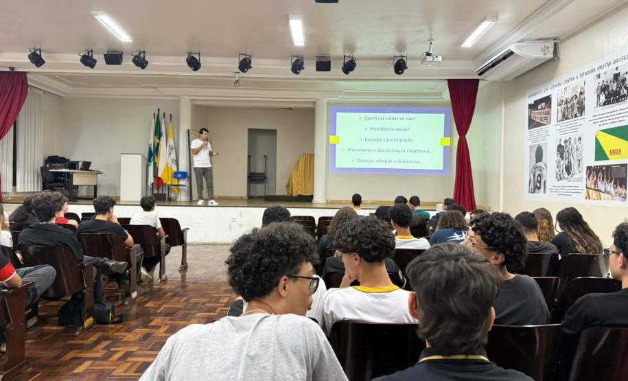 Autonomia e bem-estar: estudantes de curso técnico em Maringá criam aplicativos com foco em melhorar a vida de idosos