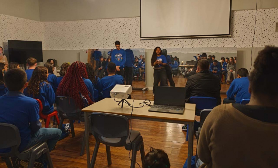 Estudantes de Paranaguá vivenciam intercâmbio cultural em Portugal pelo projeto “Era Uma Vez… Brasil”