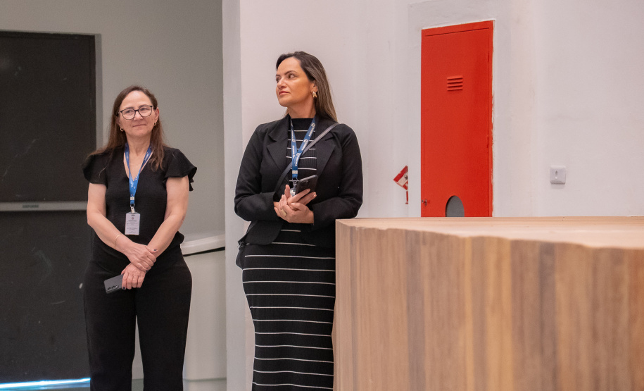 Educação realiza entregas de equipamentos e melhorias nas escolas de Curitiba