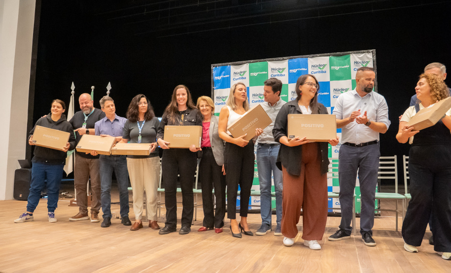 Educação realiza entregas de equipamentos e melhorias nas escolas de Curitiba