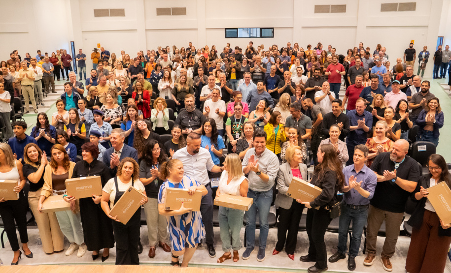 Educação realiza entregas de equipamentos e melhorias nas escolas de Curitiba