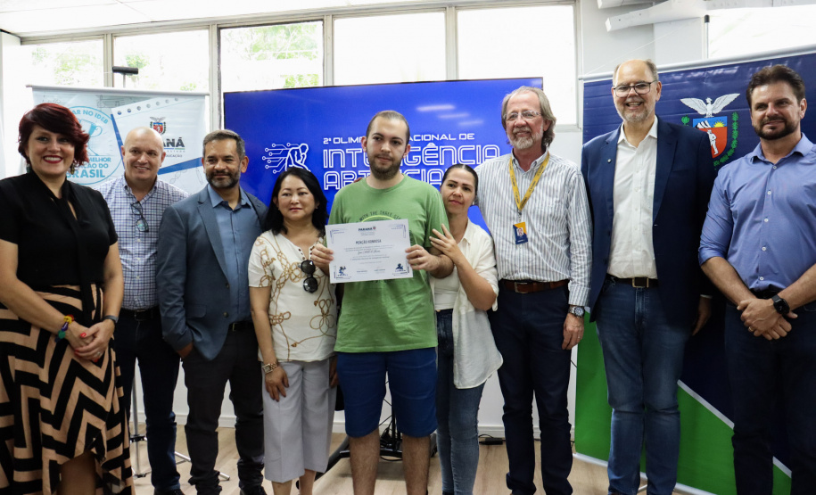 Alunos do Paraná recebem premiação da Olimpíada Nacional de Inteligência Artificial