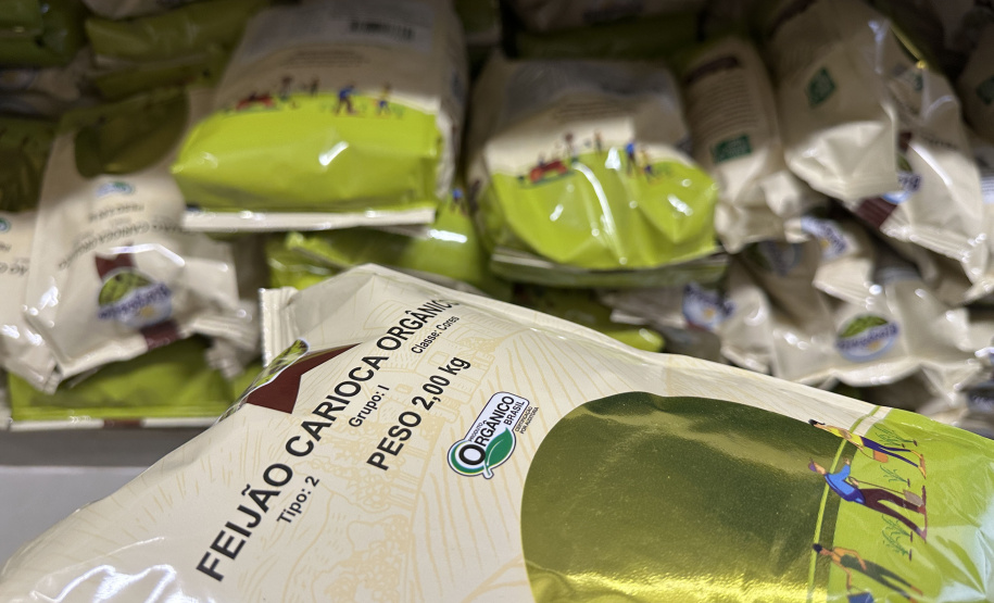 SEED - Orgânicos ganham espaço na alimentação escolar e chegam a 5 mil toneladas no Paraná