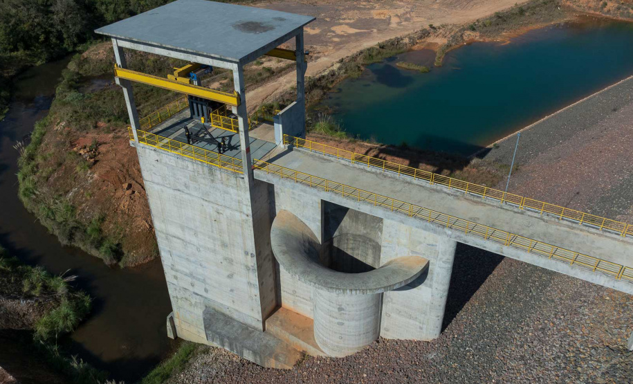 Após calor recorde, Sanepar conclui manobras para garantir abastecimento