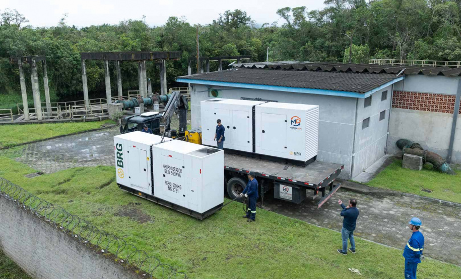 Sanepar reforça litoral com a chegada de 31 geradores elétricos para o verão