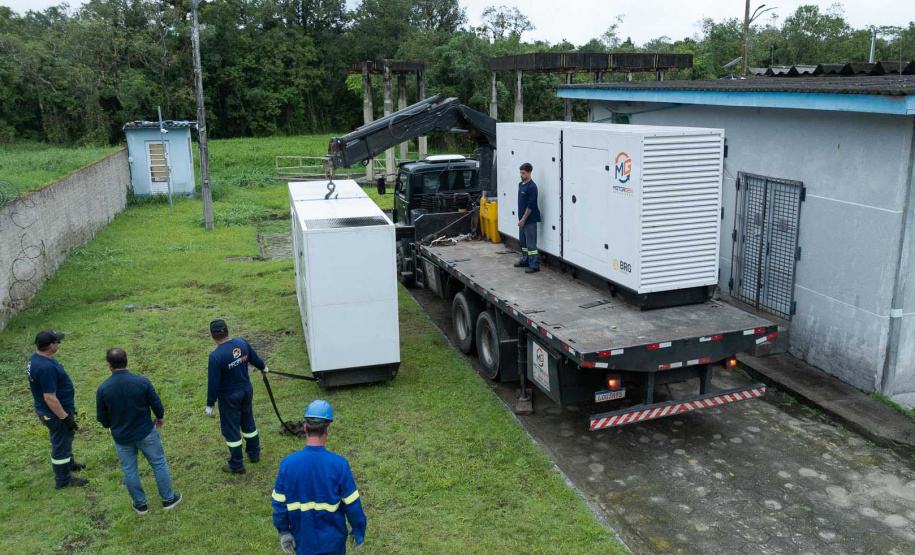 Sanepar reforça litoral com a chegada de 31 geradores elétricos para o verão