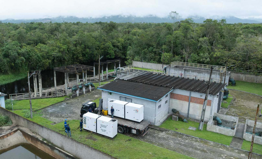 Sanepar reforça litoral com a chegada de 31 geradores elétricos para o verão