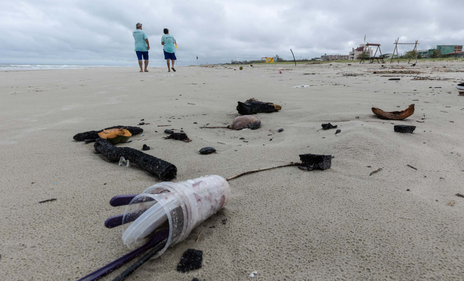 Sanepar injeta R$ 3,6 milhões na limpeza das praias e impulsiona a economia do litoral