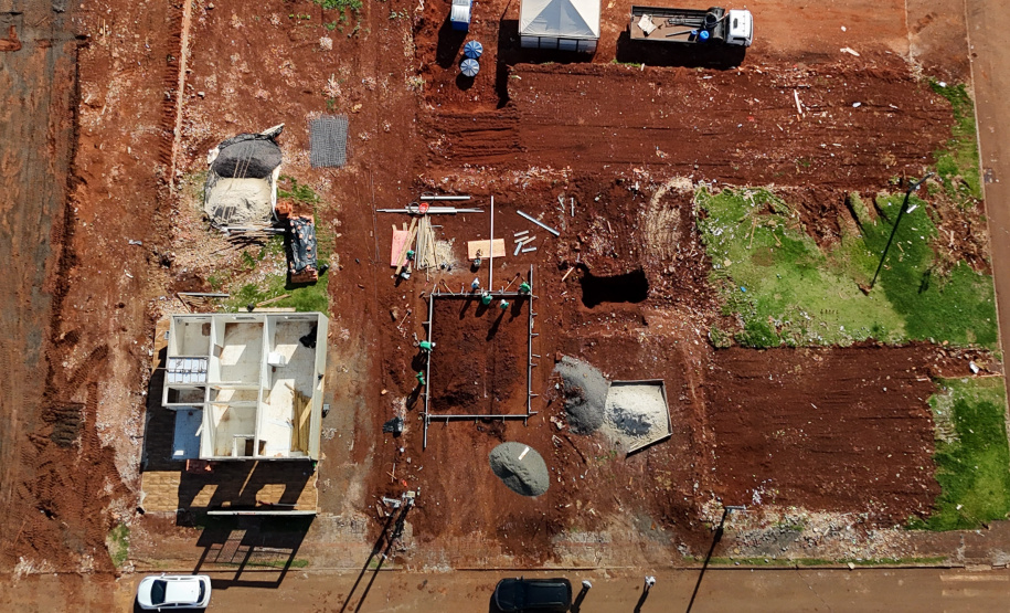 Estado começa a construir novas casas para as famílias mais afetadas pelo tornado em Rio Bonito do Iguaçu
