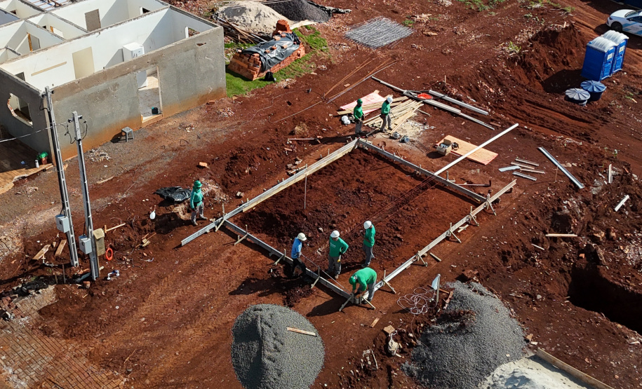 Estado começa a construir novas casas para as famílias mais afetadas pelo tornado em Rio Bonito do Iguaçu
