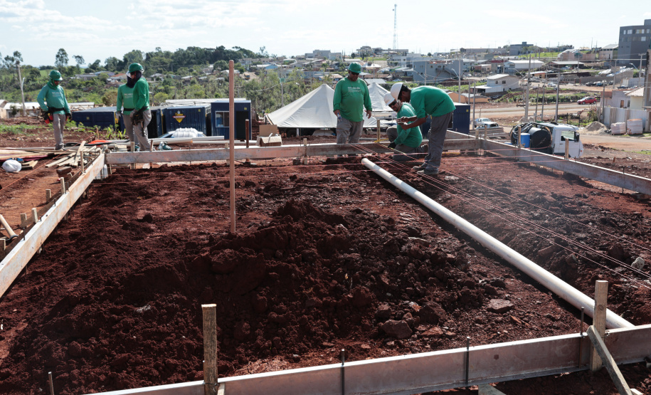 Estado começa a construir novas casas para as famílias mais afetadas pelo tornado em Rio Bonito do Iguaçu