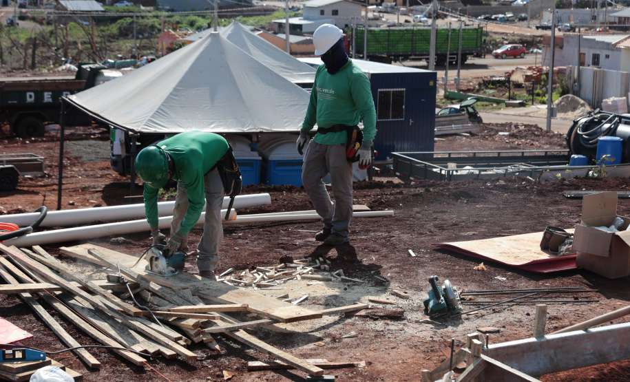 Estado começa a construir novas casas para as famílias mais afetadas pelo tornado em Rio Bonito do Iguaçu