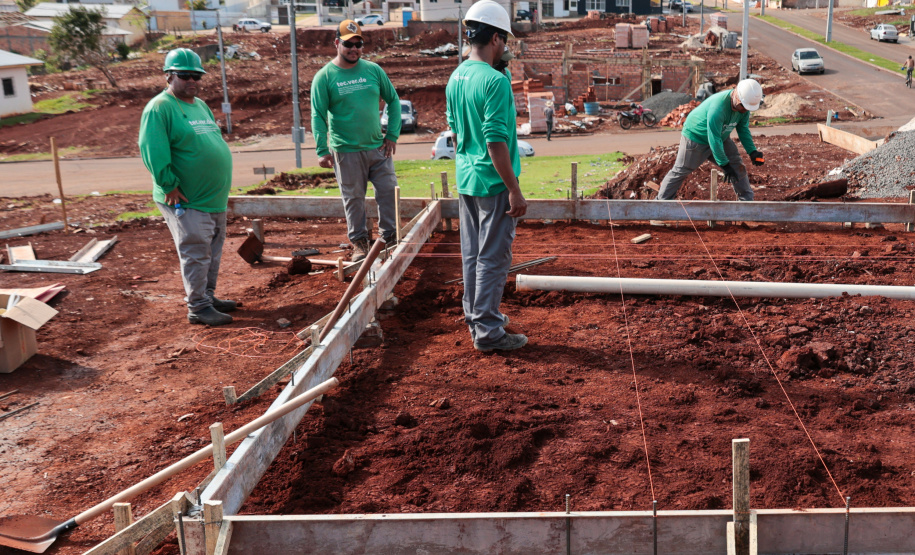 Estado começa a construir novas casas para as famílias mais afetadas pelo tornado em Rio Bonito do Iguaçu