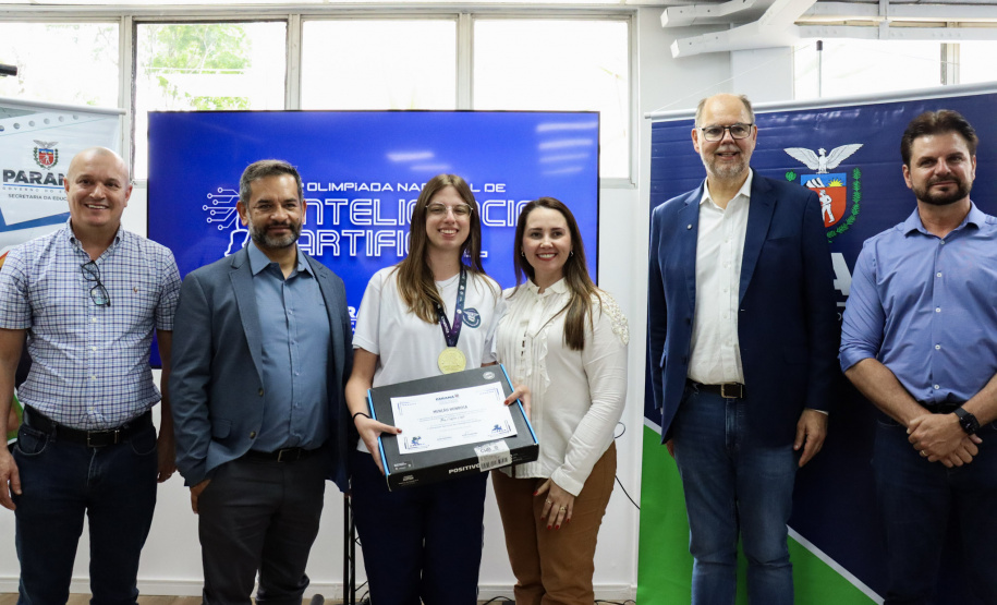 Alunos do Paraná recebem premiação da Olimpíada Nacional de Inteligência Artificial
