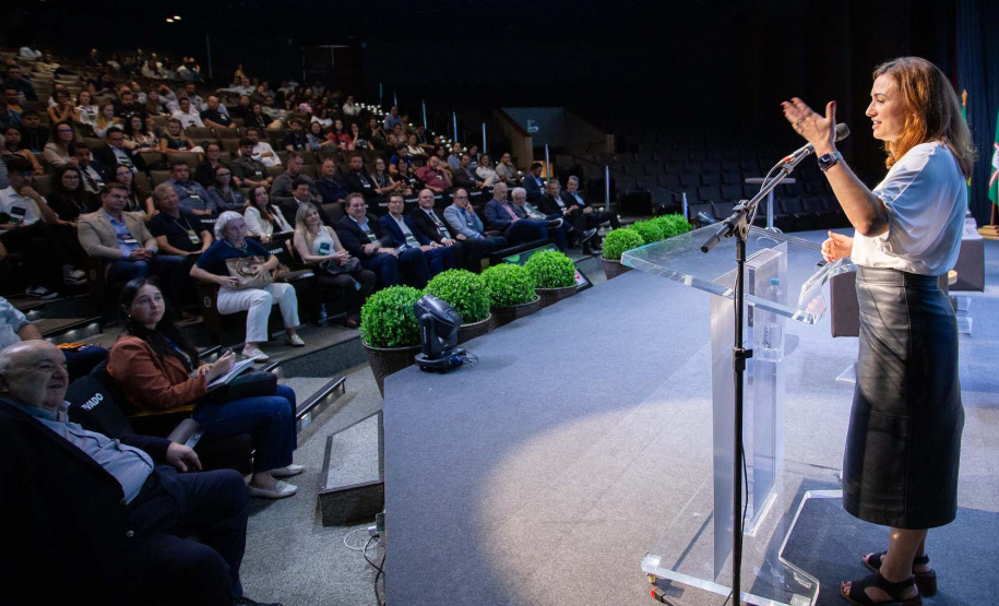 BRDE firma parceria para apoiar a descarbonização da indústria paranaense