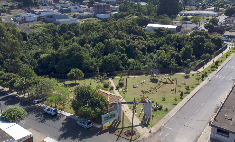 Governo do Estado, por meio do Instituto Água e Terra, entregou 22 novos parques urbanos em 2025.