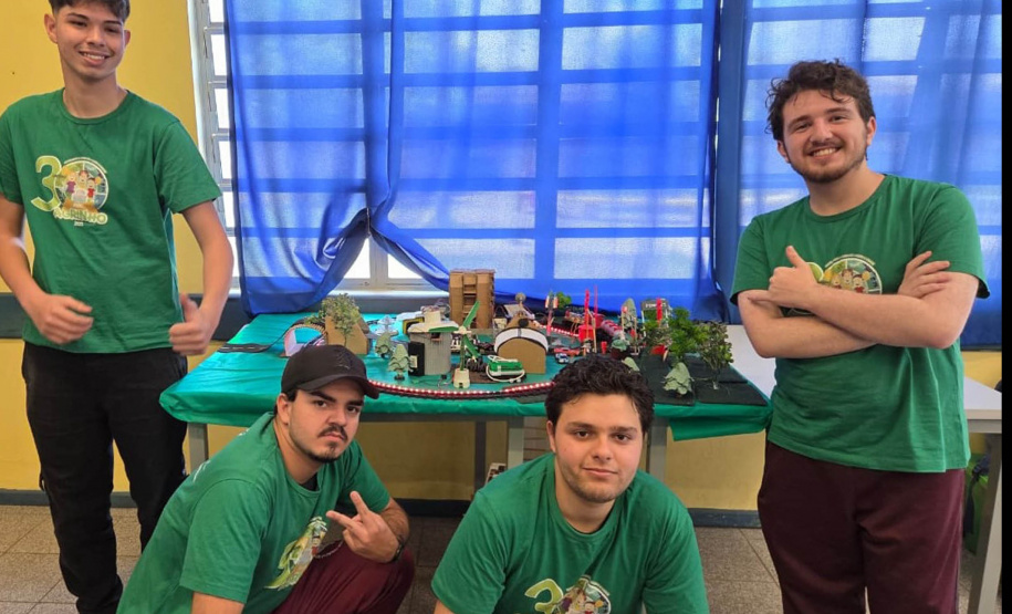 Alunos de Pinhais desenvolvem sistema inteligente de segurança na travessia de trilhos